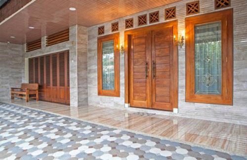 Bandung House | RedDoorz near Trans Studio Mall 2