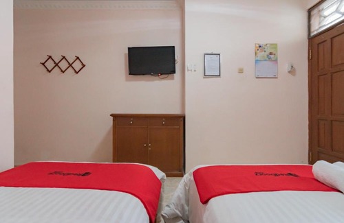 Sukaluyu Hotel | RedDoorz near Tugu Kuda Kosong Cianjur