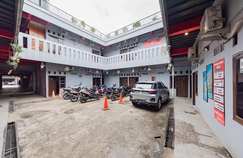 Karawang Hotel | RedDoorz near UNSIKA University Karawang