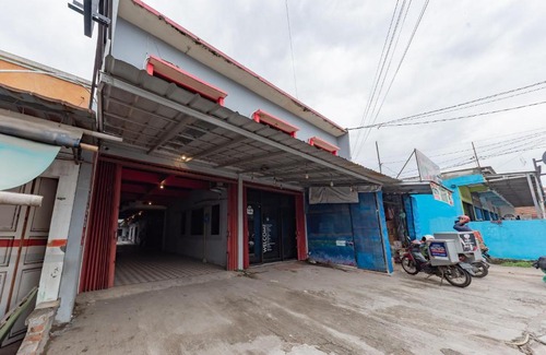 Karawang Hotel | RedDoorz near UNSIKA University Karawang