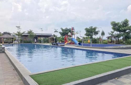 Lawang Hotel | RedDoorz near Wisata Paribendo Lawang