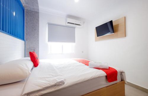 Mampang Prapatan House | RedDoorz Plus at Jalan Gatot Subroto Jakarta