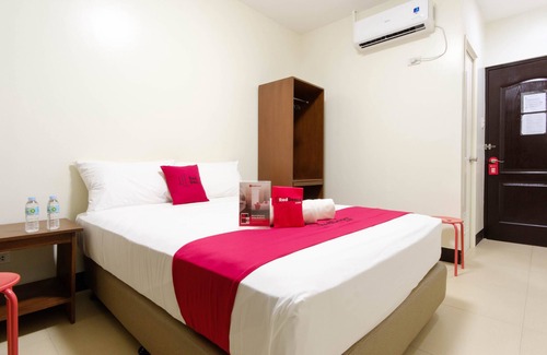 Bago Bantay Hotel | RedDoorz Plus @ EDSA Congressional