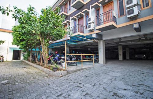 Semanggi House | RedDoorz Plus near Ciputra World Kuningan 2