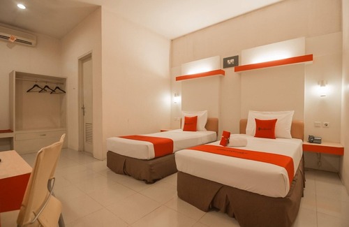 Setiabudi Hotel | RedDoorz Plus near Kampung Gajah 3