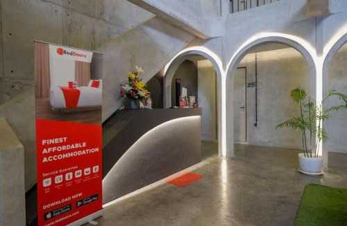 West Semarang Hotel | RedDoorz Plus near Kawasan Sam Poo Kong Semarang