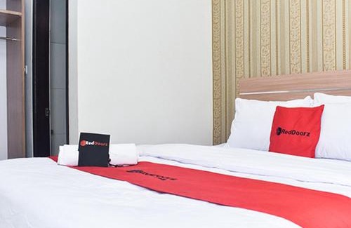 Klojen House | RedDoorz Plus near Malang Town Square