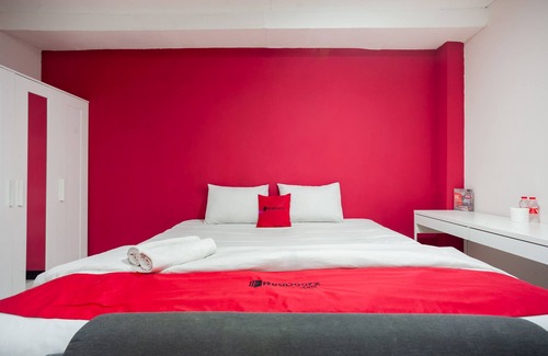 Gading House | RedDoorz Plus near Mall Kelapa Gading