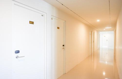 Baki Hotel | RedDoorz Plus near Solo Baru