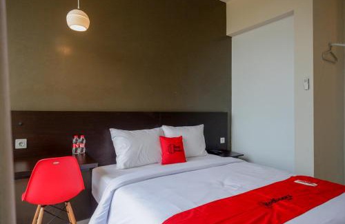 Baki Hotel | RedDoorz Plus near Solo Baru