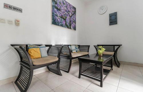 Jakarta House | RedDoorz Plus near Trisakti University