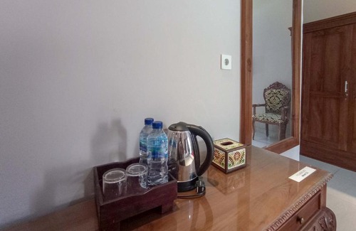 Prambanan Hotel | RedDoorz Plus Syariah At Puri Cempaka Prambanan