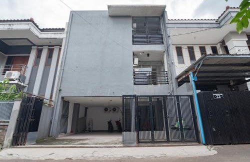 Bandung Hotel | RedDoorz Syariah At Afifah Guest House near Bikasoga Sport Center