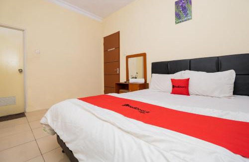 Malang Hotel | RedDoorz Syariah At Danau Maninjau Sawojajar