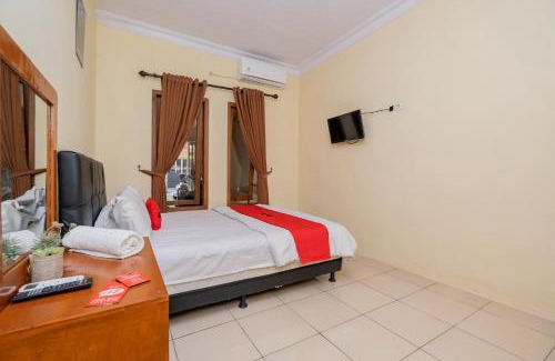 Malang Hotel | RedDoorz Syariah At Danau Maninjau Sawojajar