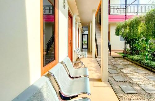 Surakarta Hotel | RedDoorz Syariah at Graha Adi Karya Kartasura