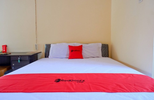 Banyumas House | RedDoorz Syariah near Alun Alun Purwokerto