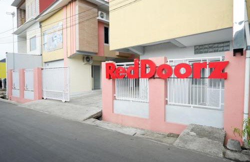 Purwokerto House | RedDoorz Syariah near RSUD Margono Purwokerto
