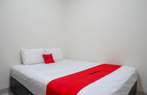 Tegal Hotel | RedDoorz Syariah near RS Mitra Keluarga Tegal