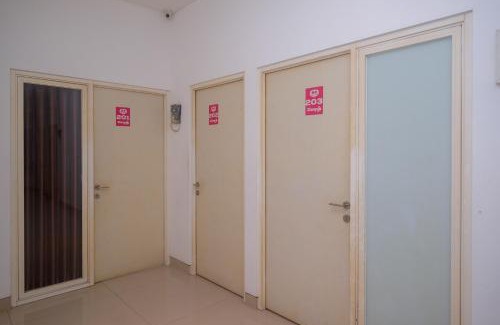 Semarang House | RedDoorz Syariah Near Simpang Lima Semarang