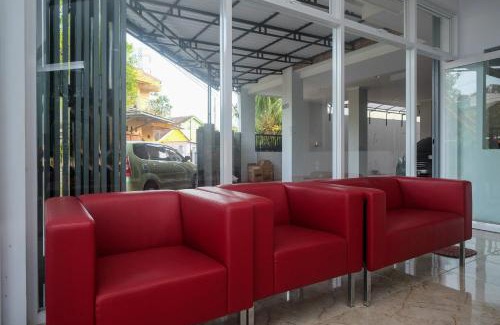Surakarta Hotel | RedDoorz Syariah near Transmart Pabelan Solo