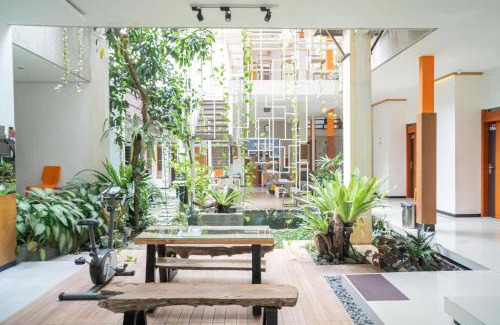 Dinoyo House | RedDoorz Syariah near Transmart MX Malang