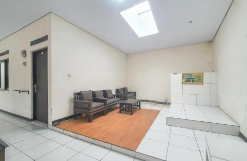 Sumber Hotel | RedDoorz Syariah near Universitas Muhammadiyah Cirebon