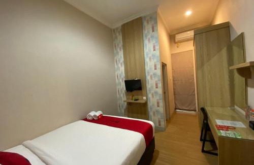 Malang House | RedDoorz Syariah near Universitas Negeri Malang