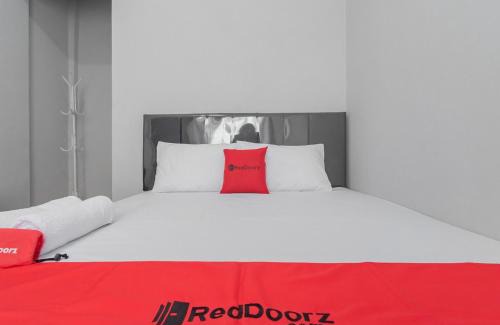 Jambelaer Hotel | RedDoorz Syariah near Wisata Situ Gunung Sukabumi