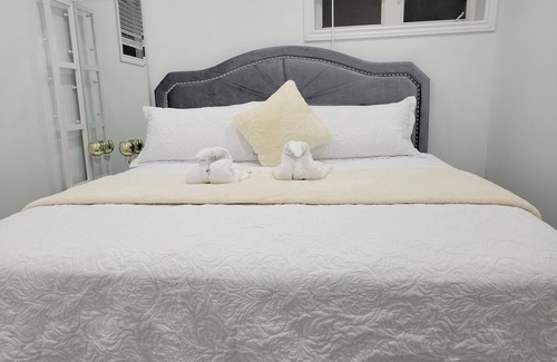 Ajax House | RedDore - Exquisite 2 Bedroom Basement Suite