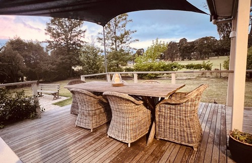 Erudgere Cottage | Redgate Cottage, Mudgee. Peaceful rural setting. Great place to unwind.