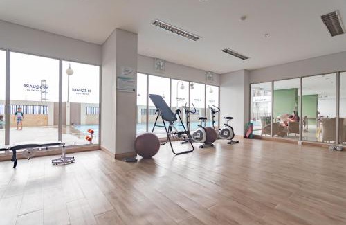 Bandung Hotel | RedLiving Apartemen Mekarwangi Square - M Express