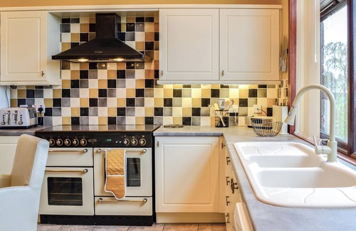 Forfar Cottage | Redroofs By The Woods - UK41559