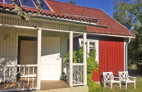 Gronskara House | Reduced in June and July, close to the lake, free Icelandic horseback ride