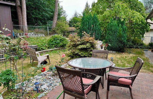 Regional District of Nanaimo House | Reduced rate long-term vacation rental if you can keep our lovely cat company