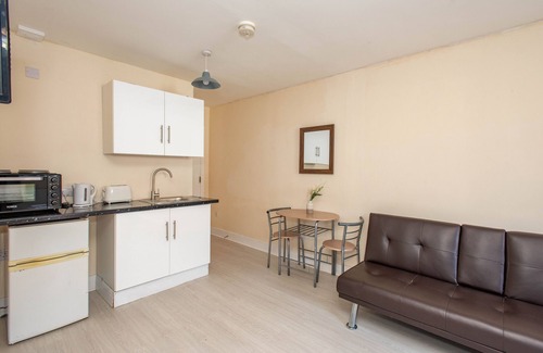 London Borough of Bromley Apartment | *Reduced Rates* Greater London Studio 1 | 20 Mins to London Bridge aprx.
