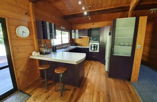 Rotorua House | Redwood Hub - LITERALLY bordering the Redwood Forest