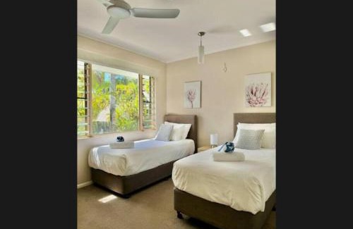 Port Douglas House | Reef Terraces on St Crispins