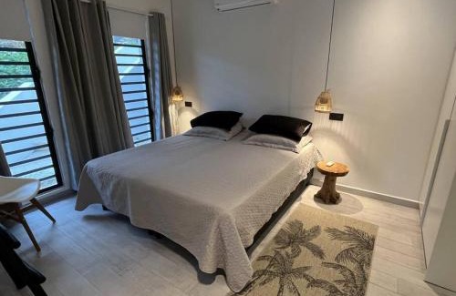 Sint Michiel Apartment | Reef View - Luxury apartment with seaview and pool