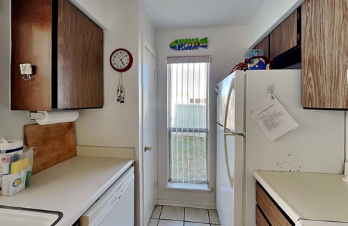 Sailhouse Condo | Reel Mermaid | Amazing Bayview Getaway, Fishing!