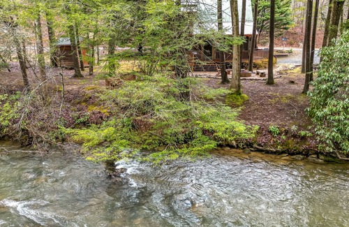 McCaysville Cabin | Reeling 'Em Inn - River Front, Excellent WiFi, Fire Pit