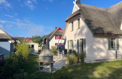 Glowe House | Reethaus Seeadler mit Sauna, Terrasse, Garten