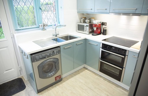 Kenilworth House | Reeve House | 2-Bed | FREE Parking & Wi-Fi