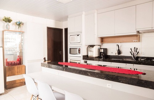 Campeche House | Refúgio na Praia do Campeche com Piscina Privativa