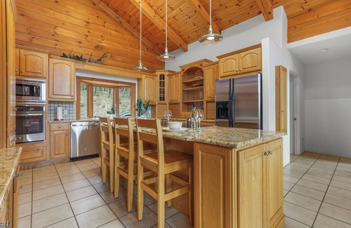 Mill Hall Cabin | Reflection Ridge an Epic Mountain Cabin w/Pickleball, Sauna, Theatre, Golf-Sim, Pond & Hot Tub