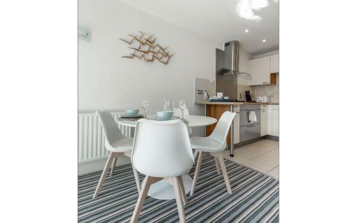 Poole Apartment | Reflections - Balcony Views of Poole Harbour