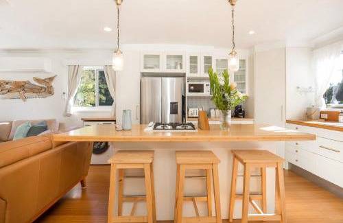 Basin View House | Reflections Pet Friendly Waterfront