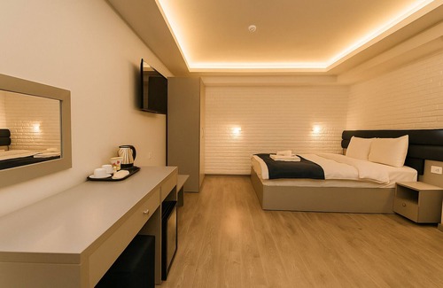 Ortakoy Hotel | Refletion of the Bosphorus