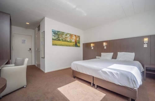 Waalwijk Hotel | Refresh, Relax, Repeat: Your Comfortable Hideaway in Waalwijk