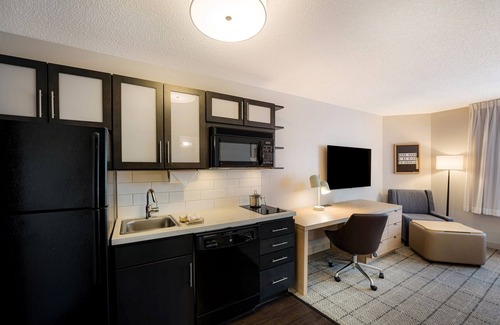 Exchange Place North Resort | Refreshed, Relaxing & Always Iconic! Pet-Friendly Unit with Pool!